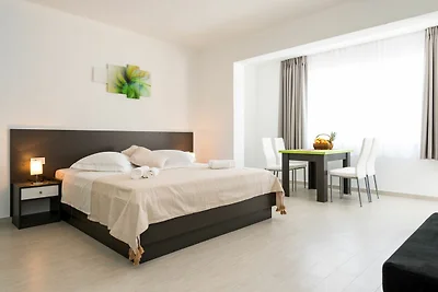 Villa Kabalero - Four-Bedroom Villa with Priv...
