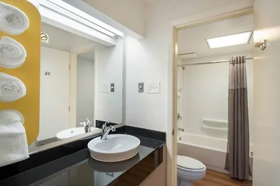 1 Kingsize -bett | Mob Access Badewanne Ns