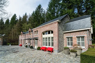 Luxuriöses Ferienhaus mit Whirlpool und Sauna