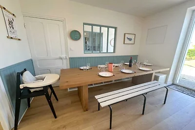 Gerenoveerd familiehuis nabij Brittany Shore