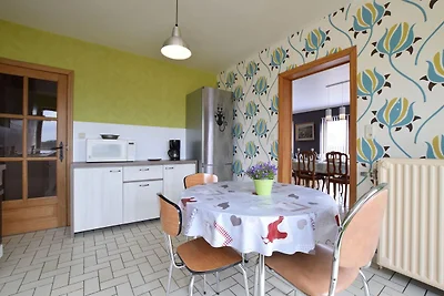 Einladendes Ferienhaus mit großem Garten