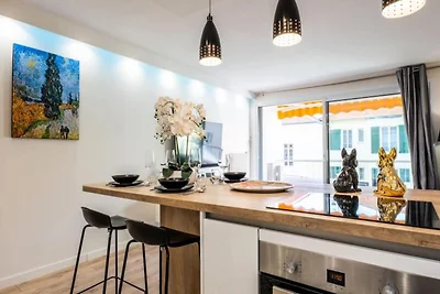 2-Zimmer-Apartment mit Terrasse, 8 Gehminuten...