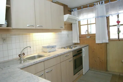 Chalet in Caroles con una foresta vicina