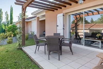 Incantevole villa a Masseube con piscina