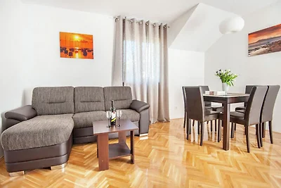 Luxusapartment mit privatem Balkon