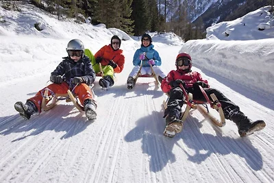 Holzchalet inmitten der Berge in La Tzoumaz