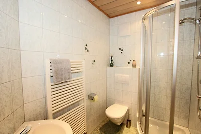 Gemütliche Ferienwohnung mit Garten in Wenns