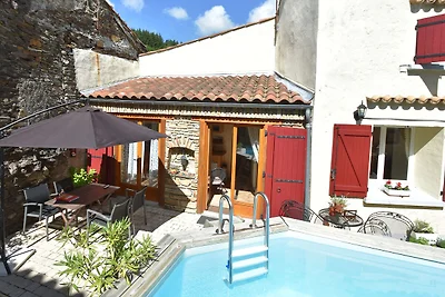 Ferienhaus mit Pool in Cuxac-Cabardès