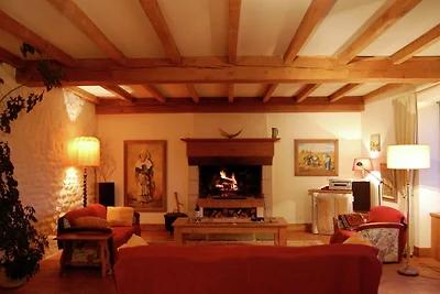 Schönes Herrenhaus mit eingezäuntem Garten