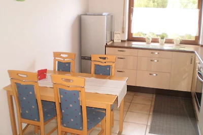 En zeer ruime benedenwoning in een prachtige