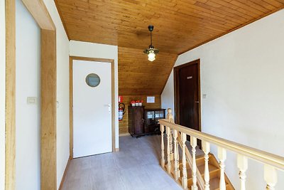 Villa mit großem Garten in der Nähe von Brügg...