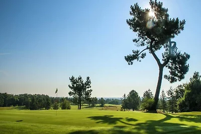 Ferienwohnung in Eauze mit Golfplatz und Pool