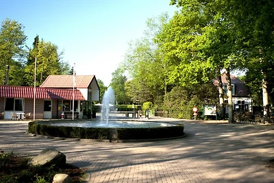 Chalet am Teich mit Terrasse