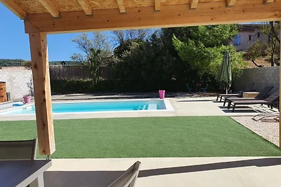 Villa contemporanea con piscina privata