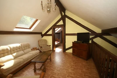 Ferienhaus mit Garten in der Nähe eines Sees