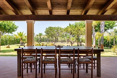 Luxuriöse Villa in Manziana mit Swimmingpool