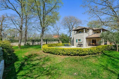 Villa in Banki mit Schwimmbecken