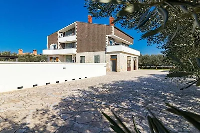 Villa in Valbadon mit Schwimmbecken