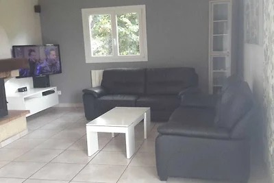 Vakantiehuis in Vias met zwembad