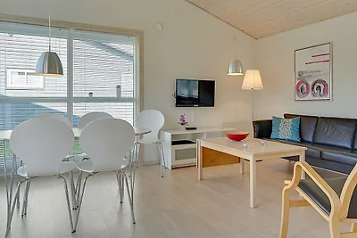6 Personen Ferienhaus in Gudhjem-By Traum