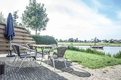 Comfortabele watervilla met eigen...
