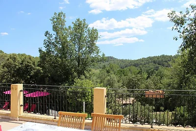 Ferienhaus mit großem Garten und Pool