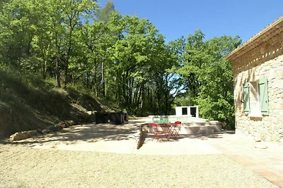 Incantevole casa nel bosco con piscina...