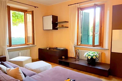 Modernes Apartment in Meina in Seenähe