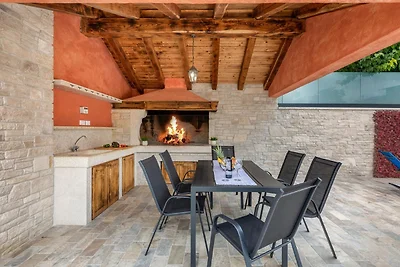 Stilvolle Villa mit Pool und Garten