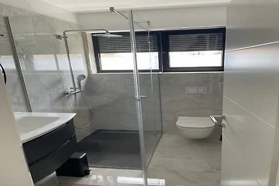 Grazioso apt con una camera da letto a Ugljan