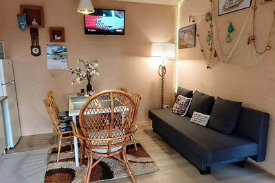 Ferienhaus in Nowe Warpno mit Terrasse