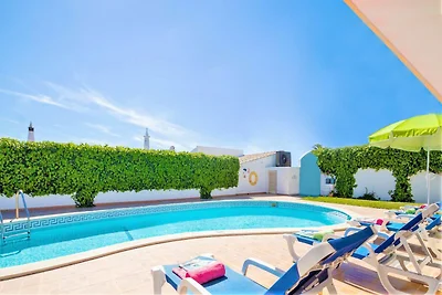 Villa mit 3 Zimmern und Garten