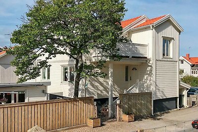 4 person holiday home in HUNNEBOSTRAND