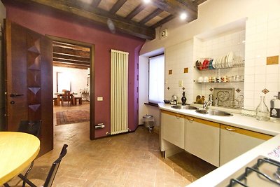 Rustic Holiday Home in Cantiano near Centre