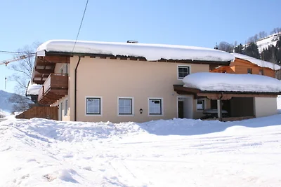Luxuriöses Ferienhaus mit Terrasse in Tirol