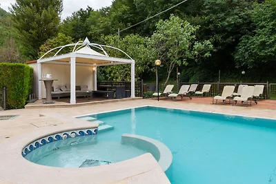 Apartment in einem Resort mit Swimmingpool
