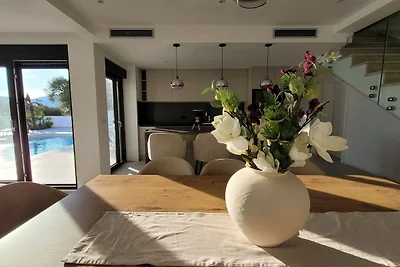 Villa Oasis - Five Bedroom Villa with Private...