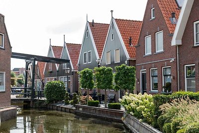 Gerestyled appartement aan het Markermeer