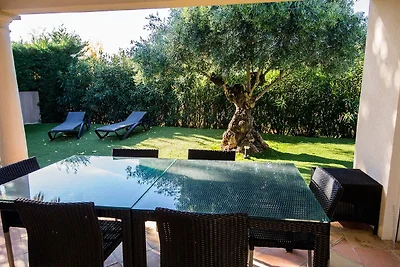 Villa mit Schwimmbad, nur 1 km. aus dem Meer