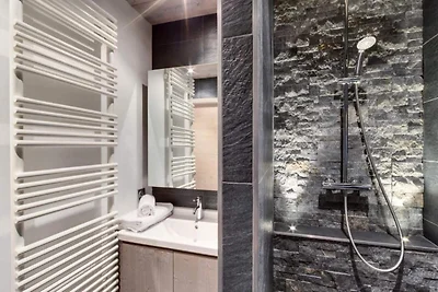 Komplett renoviertes Apartment mit direktem Z...