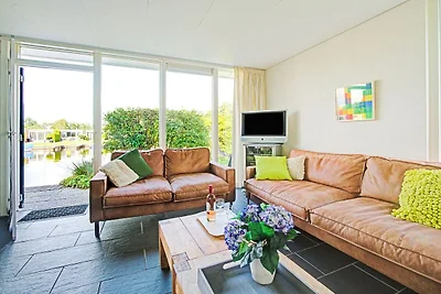 Casa vacanze sul lungomare con pontile