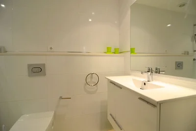 Appartement met twee kamers en terras