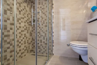 Moderne Ferienwohnung in Meeresnähe in...
