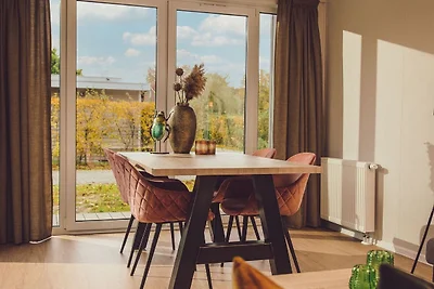 Modernes Chalet mit Naturschutzgebiet