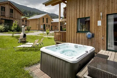Angenehmes Chalet mit Innenwhirlpool