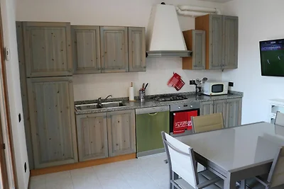 Wohnung in Lazise mit Pool und Balkon