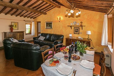 Suggestive Villa in Trequanda, Italy