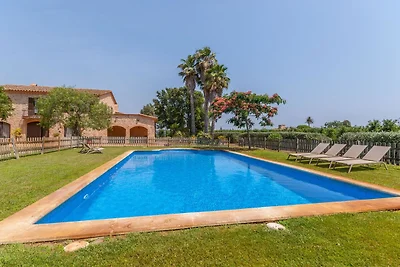 Geräumige Villa mit Swimmingpool in St.