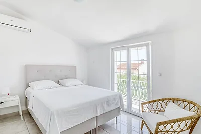 Villa a Sabbioncello vicino a Seabeach