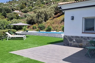 Cabin in Sayalonga with swimming pool